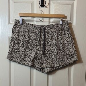 Versona Animal Print Shorts large